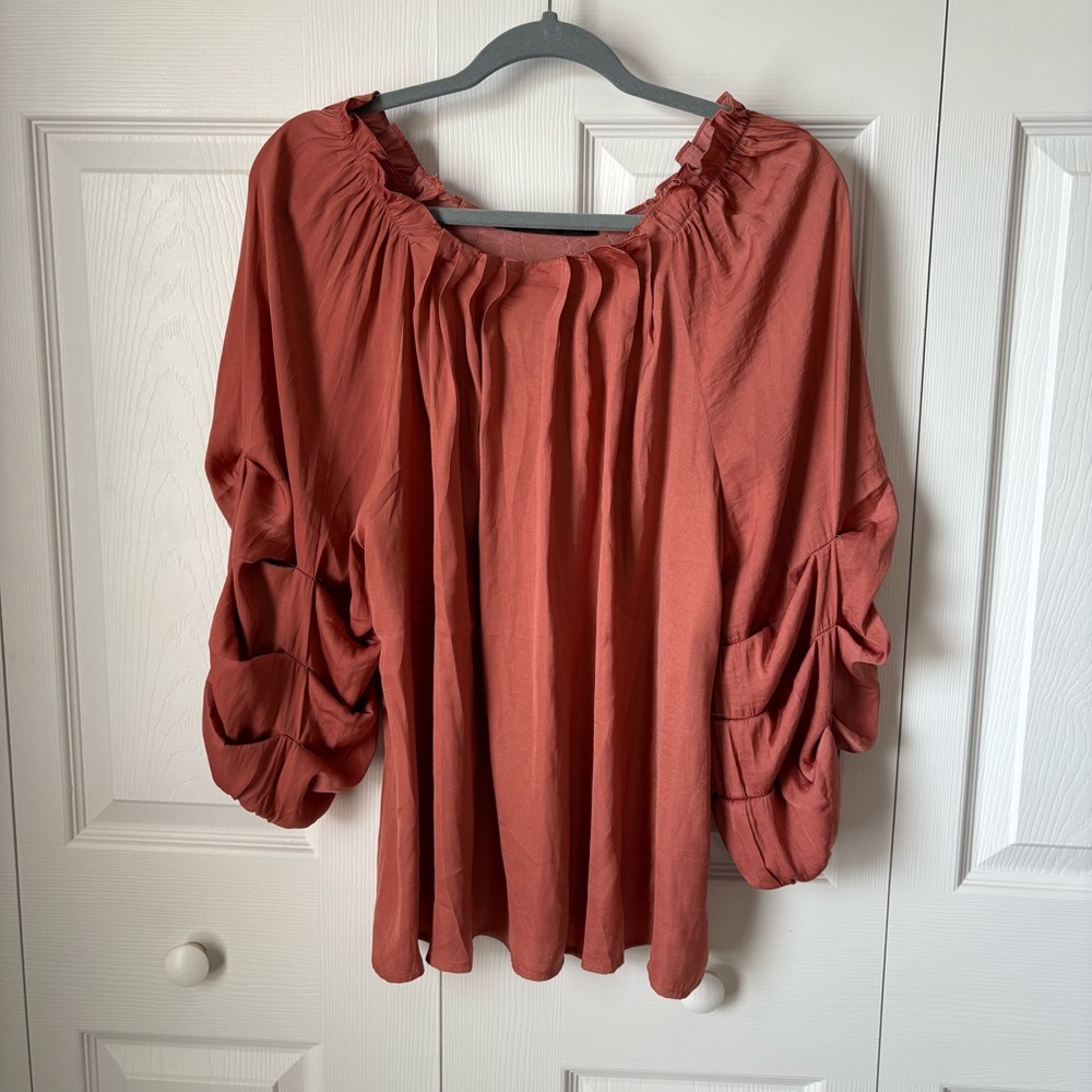 Hazel- Satin Blouse szL